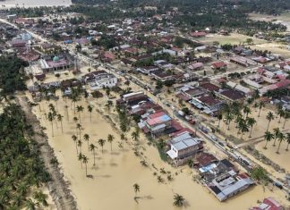 Derita Korban Banjir Aceh Tamiang Minum Air Keruh Demi Bertahan Hidup